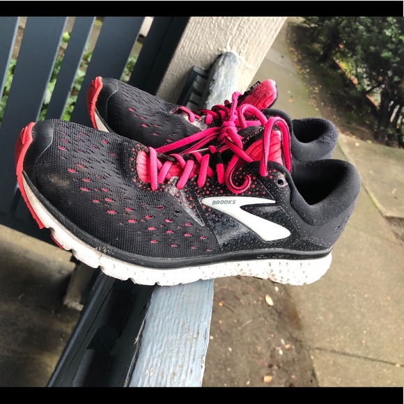 womens brooks glycerin 16 black